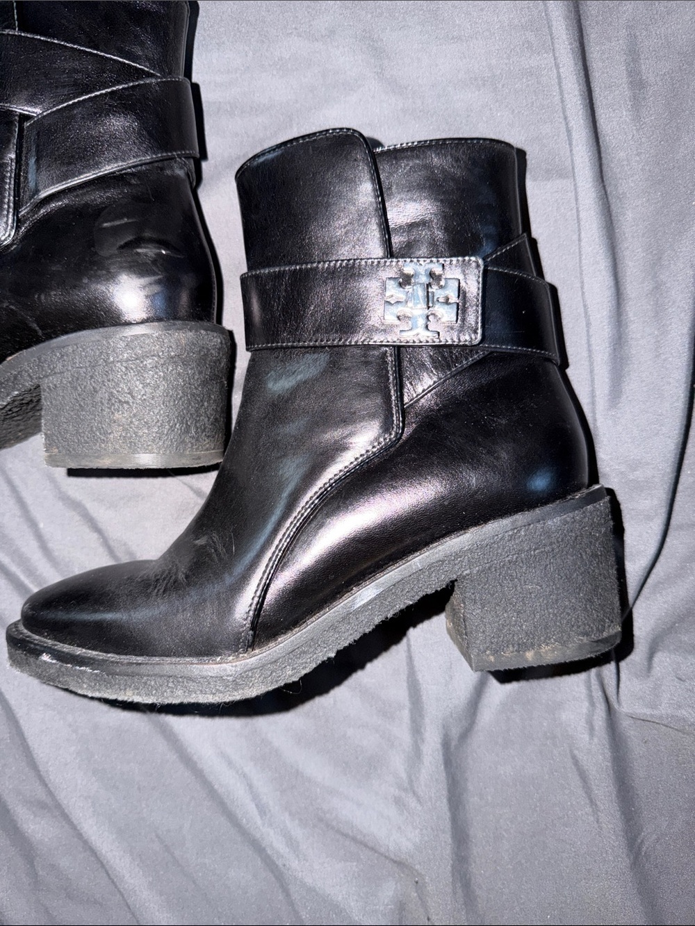 TORY BURCH Women's Kira Block Heel Booties In Perfect Black Size 5 - Picture 3 of 12